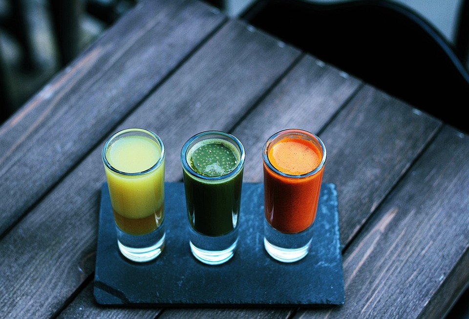 сок от похмелья, сок, похмелье, как лечить похмелье, полезные соки, фреш, натуральный сок, зож, цветные соки, разноцветные коктейли