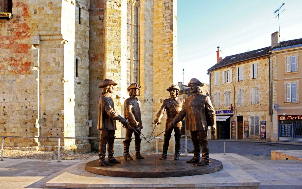 гасконь, франция, памятник мушкетерам
