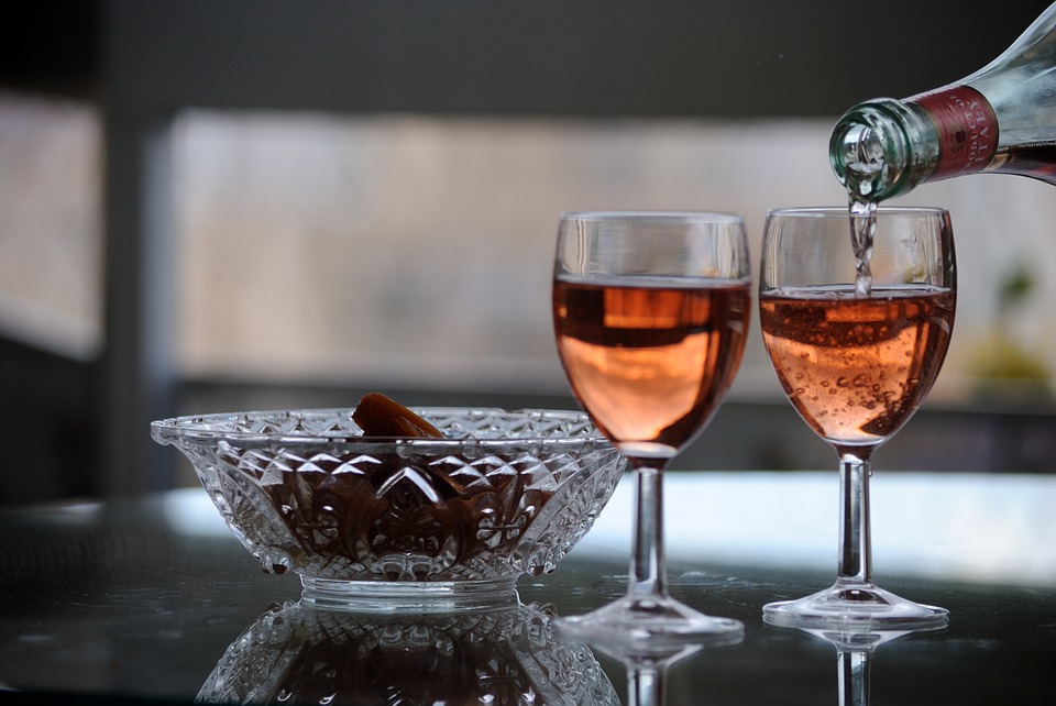 стереотипы о вине, мясо с красным вином, какое вино выбрать, итоги 2019 года, розовое вино