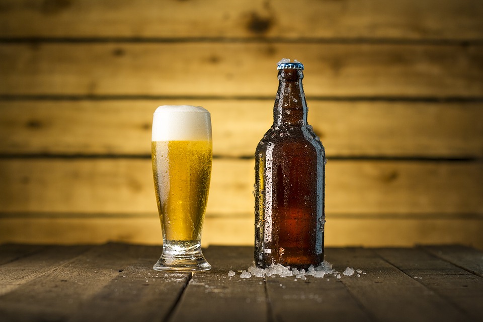 безалкогольное пиво, пиво, beer, рост продаж, производство пива, бокал пива, бутылка пива