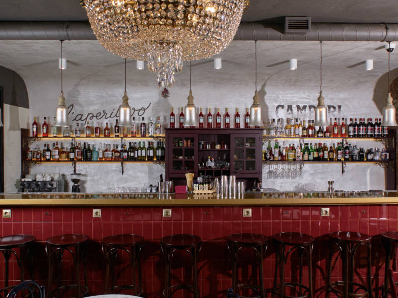 PRIMI Aperitivo Bar, DCW Magazine, журнал о барах, еда и вино, куда пойти в петербрге, бары петроградки, бесплатные закуски, аперитив в питере, новый бар, дизайн бара, барная стойка